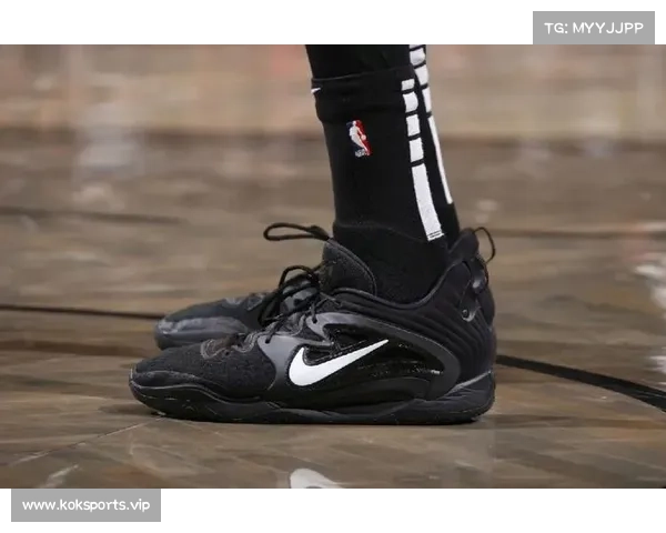 KD意外失利爆冷赛场 主帅表情凝重陷入沉思 KD意外失利爆冷赛场 主帅表情凝重陷入沉思