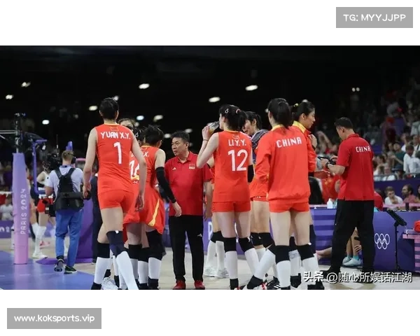 中国女排逆袭绝杀震撼全场 球迷彻夜庆祝热血沸腾 中国女排逆袭绝杀震撼全场 球迷彻夜庆祝热血沸腾