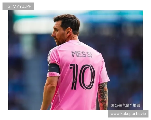 梅西因被推搡怒火中烧报复对手 一脸不爽后背顶牛显暴脾气