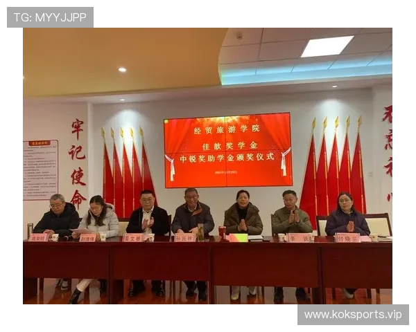 特雷杨回归母校任男篮总经理助理捐赠百万美元善举引发热烈关注度